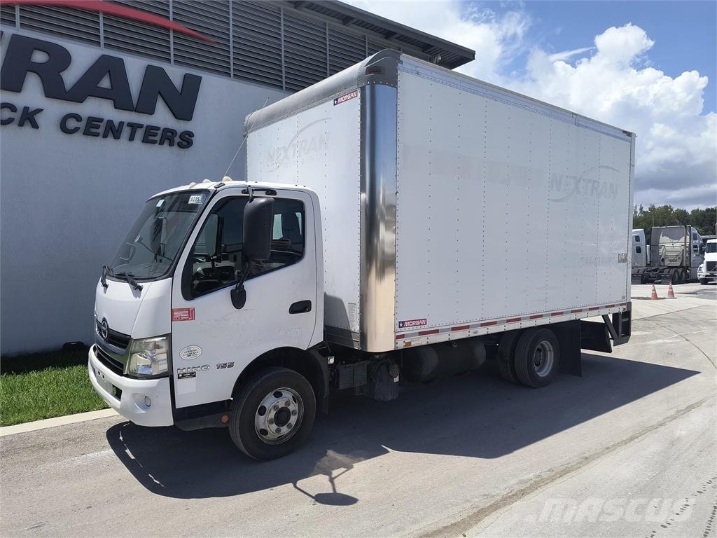 Hino 155 厢式货车