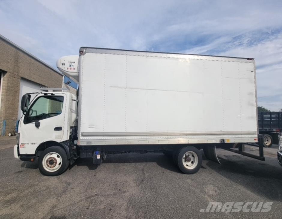 Hino 195 厢式货车