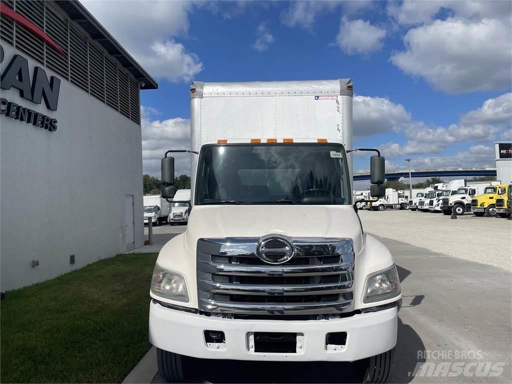 Hino 268 厢式货车