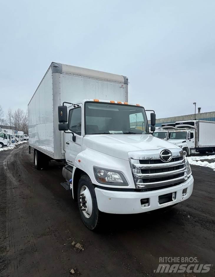 Hino 268 厢式货车