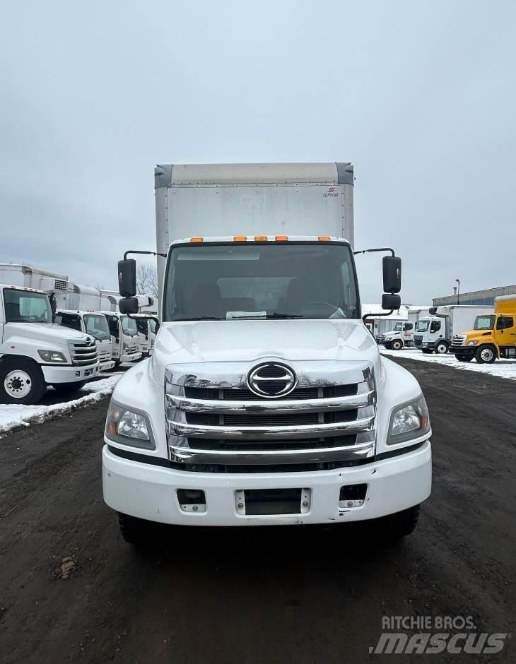 Hino 268 厢式货车