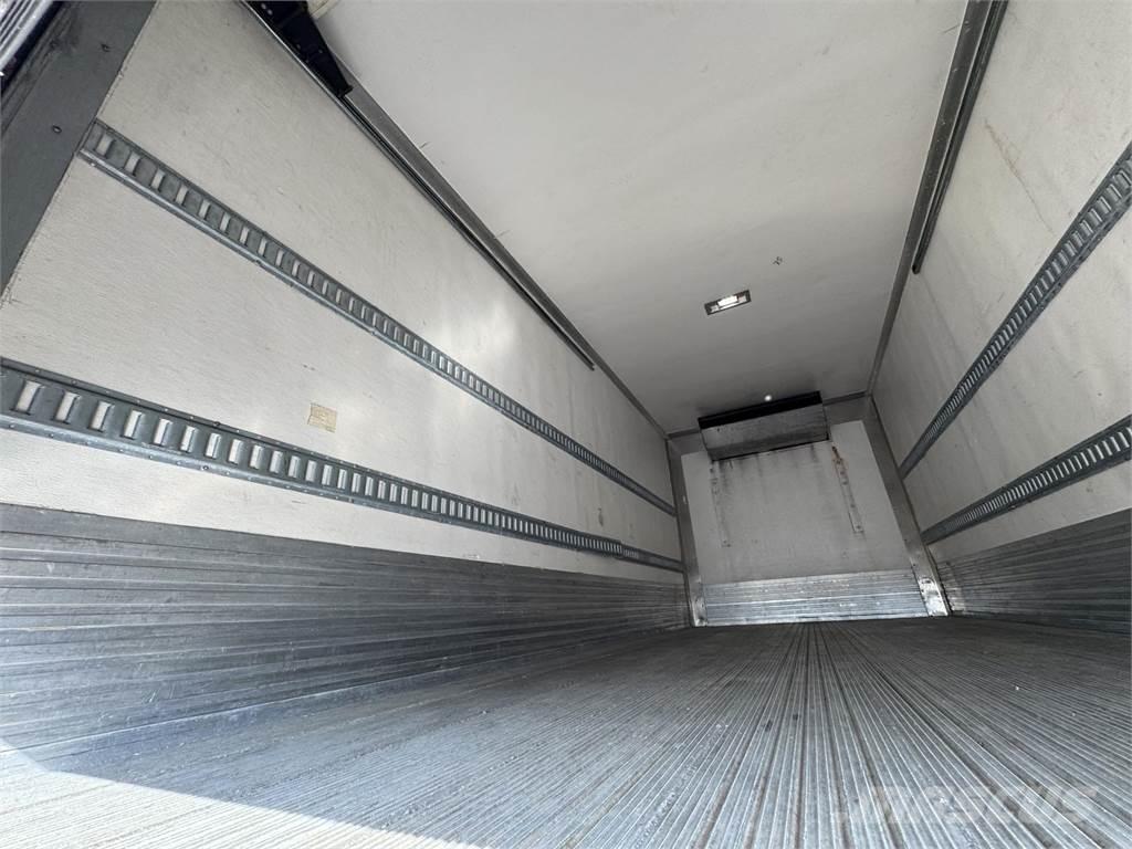 Hino 268 厢式货车