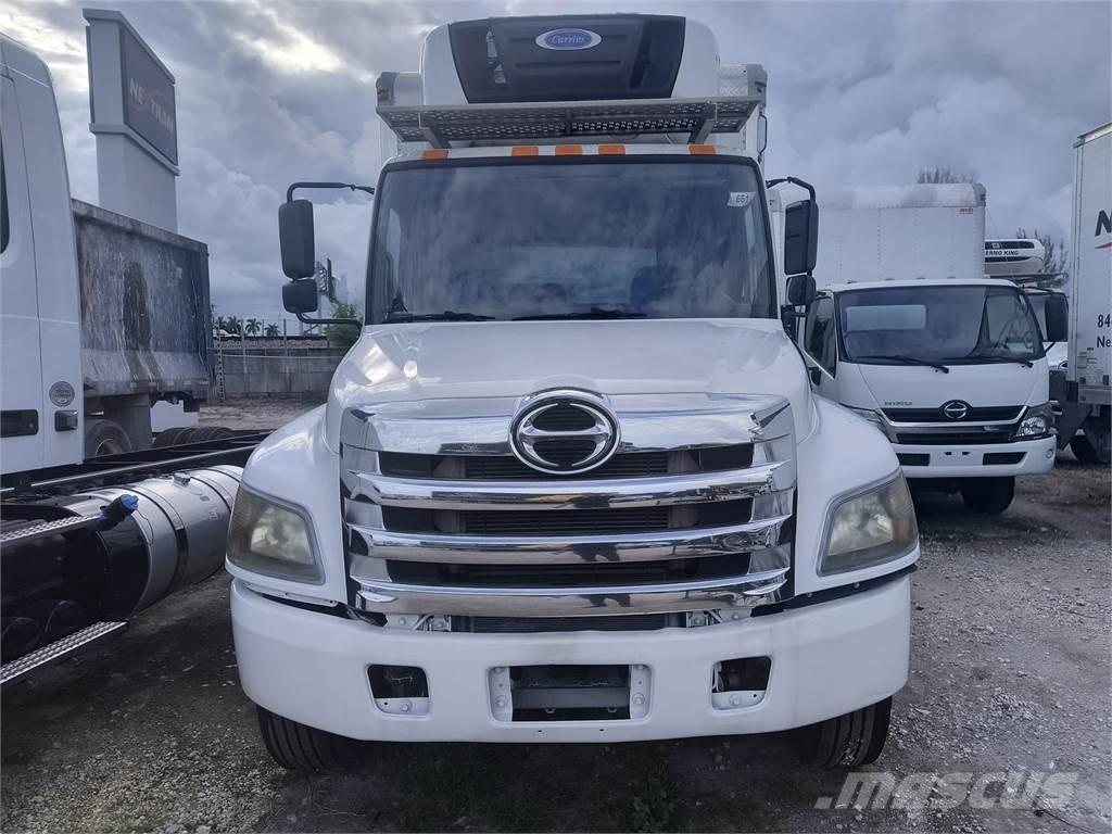 Hino 268 厢式货车