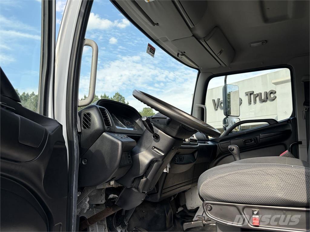 Hino 268 厢式货车