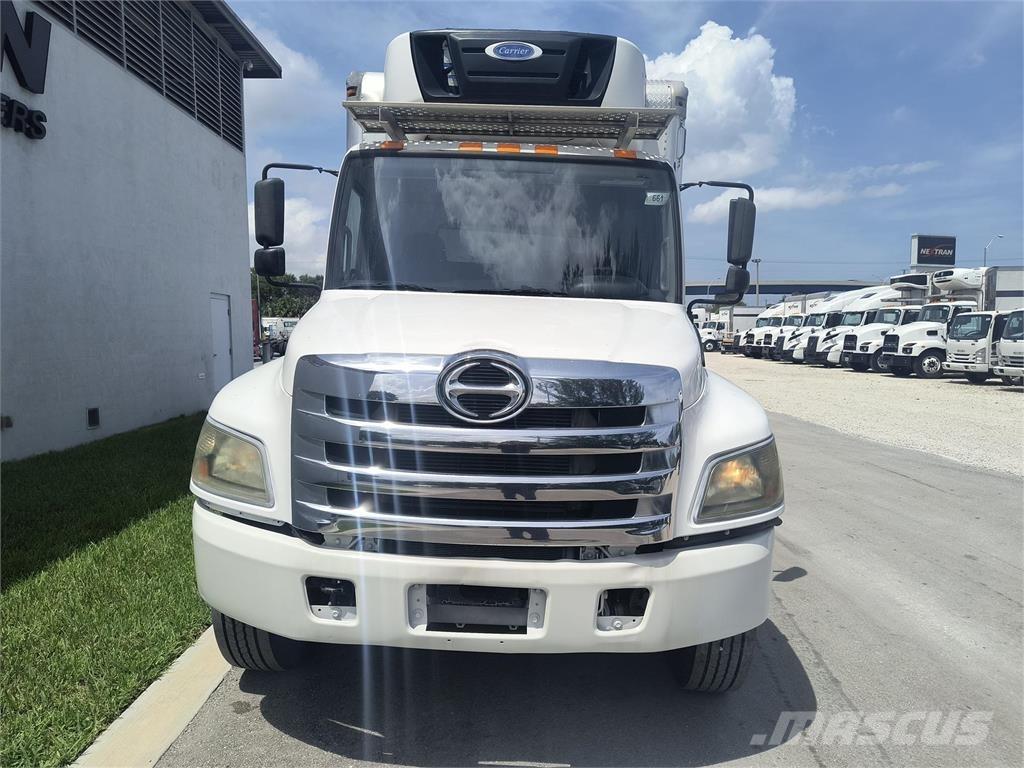 Hino 268 厢式货车