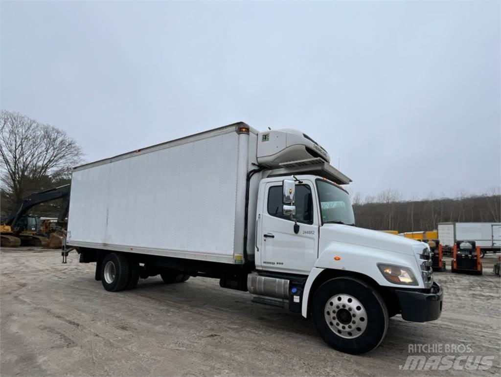 Hino 268 厢式货车