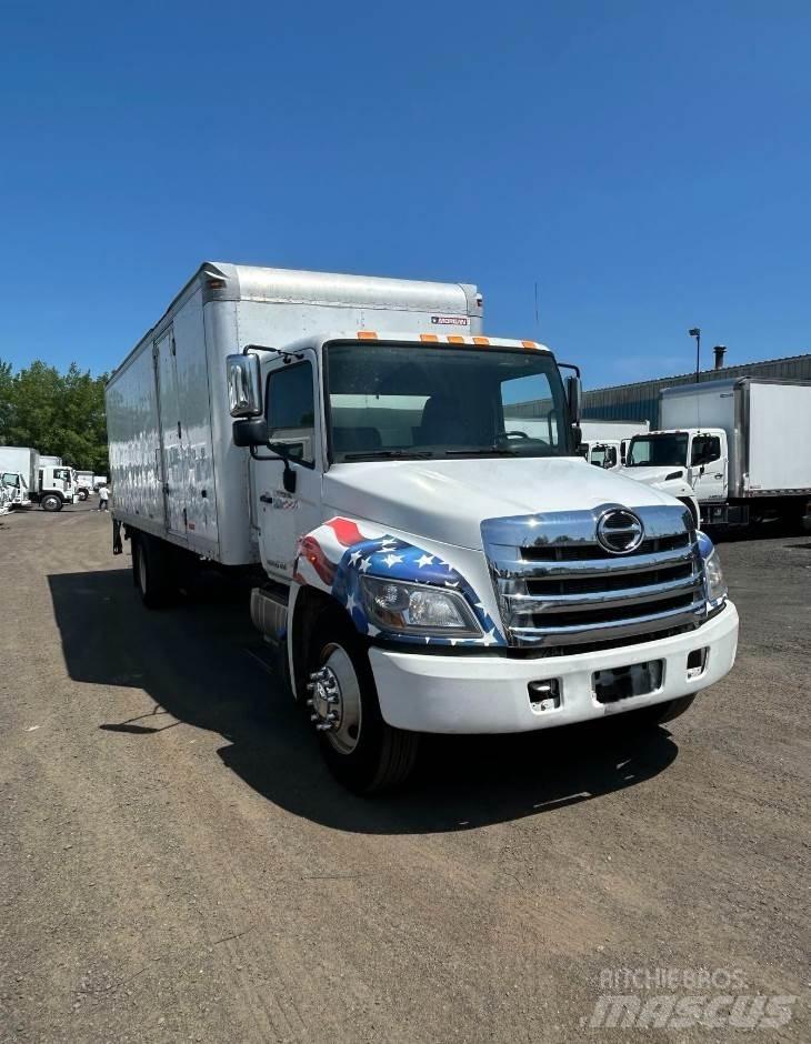 Hino 268 厢式货车