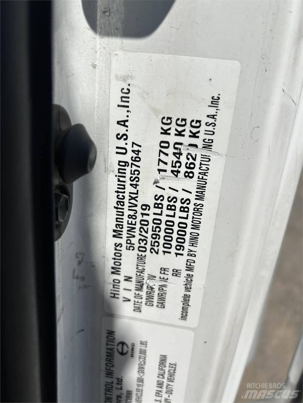 Hino 268 厢式货车