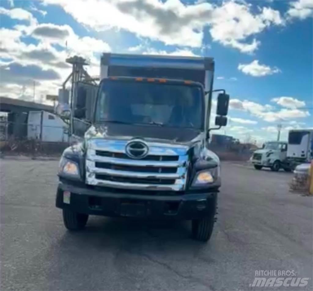 Hino 268A 厢式货车