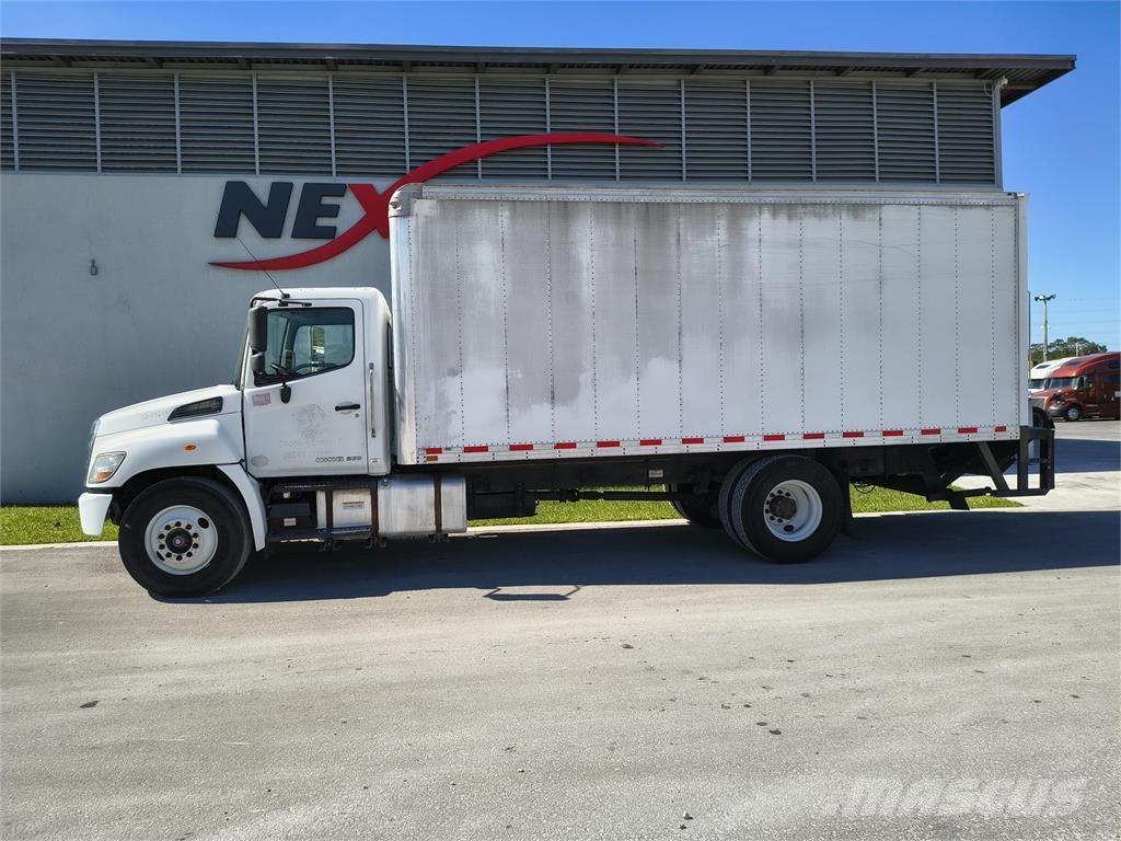 Hino 268A 厢式货车