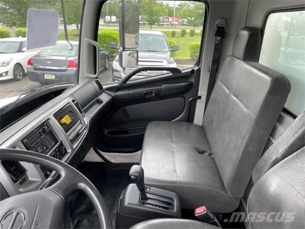 Hino 268A 厢式货车