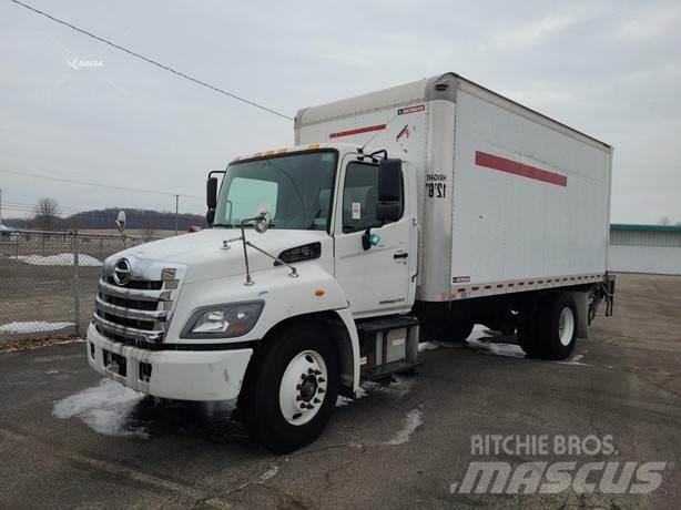 Hino 338 厢式货车