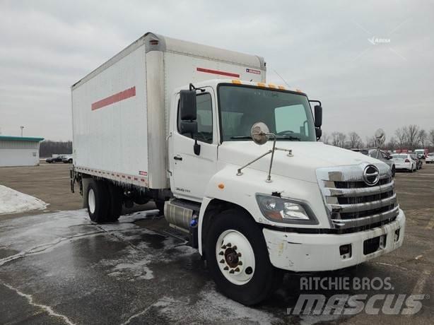 Hino 338 厢式货车