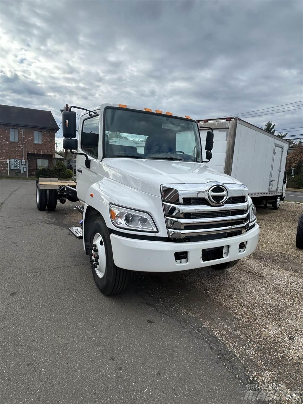 Hino L6 厢式货车
