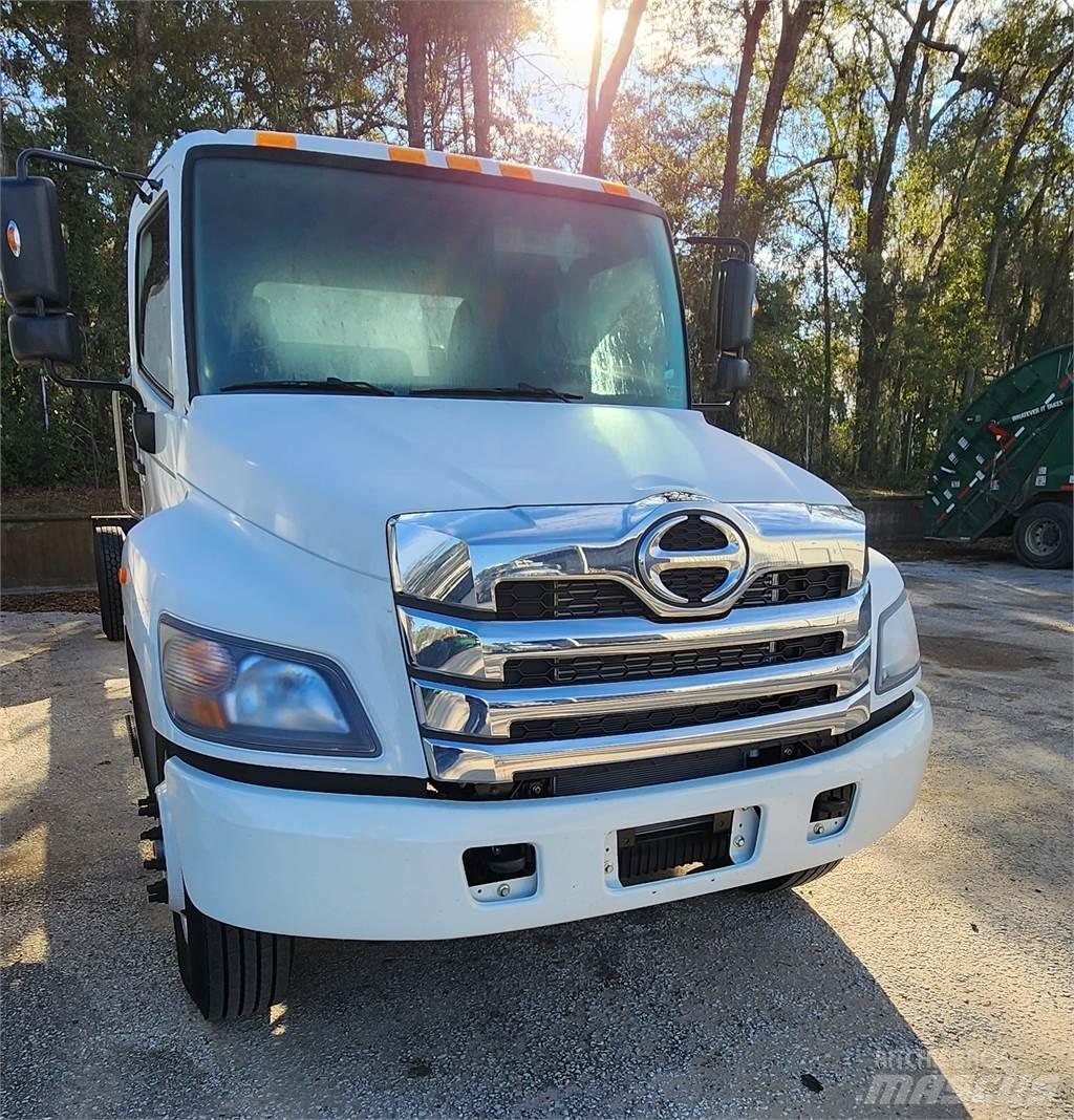Hino L7 牵引车