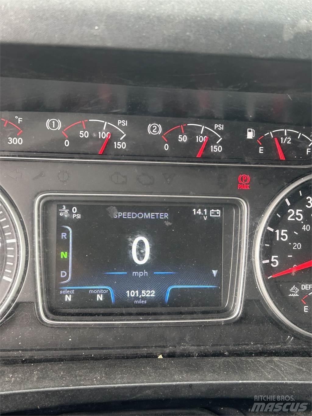 International 4300 厢式货车