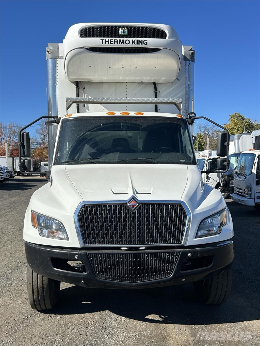 International MV607 厢式货车