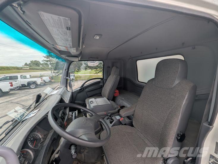 Isuzu FTR 厢式货车