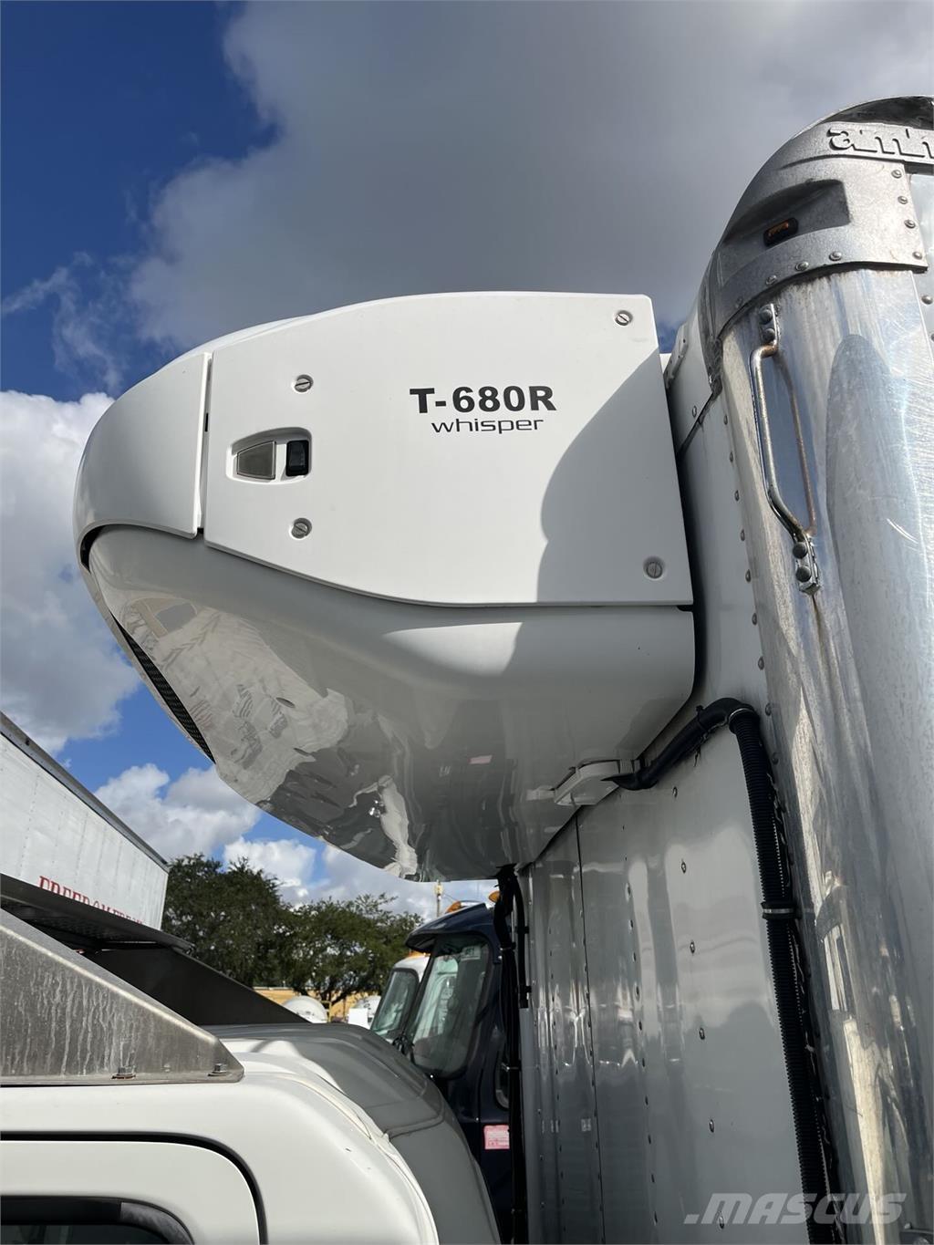 Isuzu NPR 厢式货车