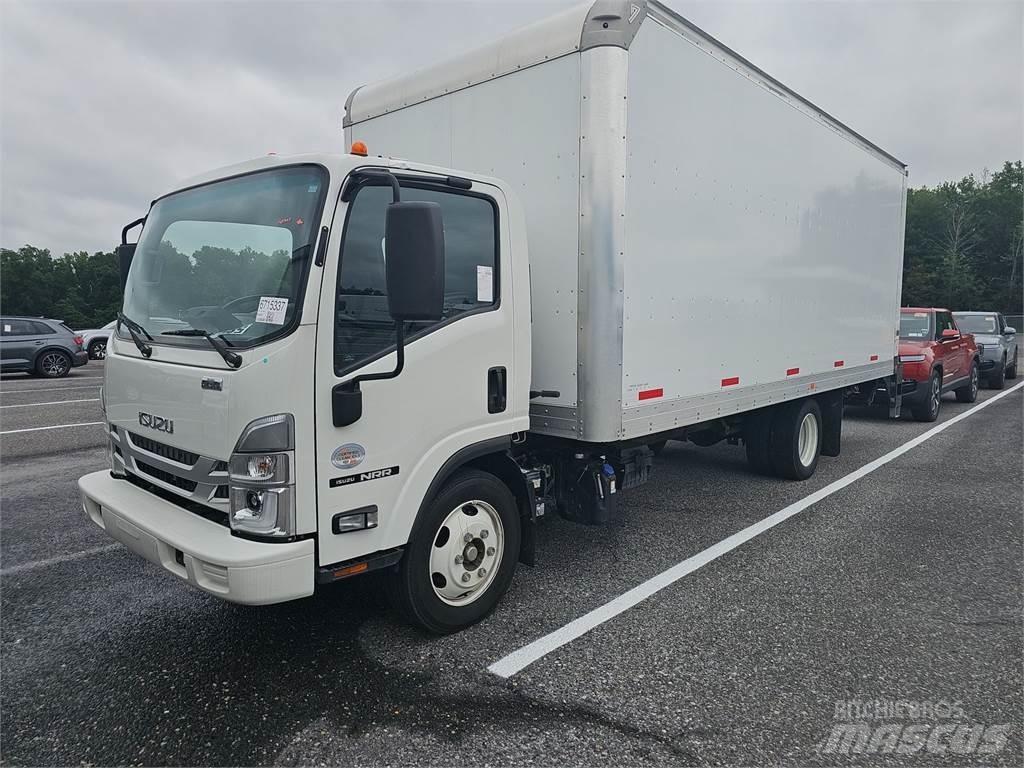 Isuzu NPR 厢式货车
