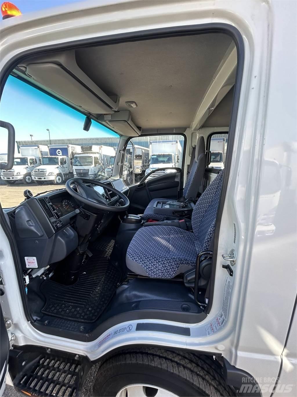 Isuzu NPR HD DC 厢式货车