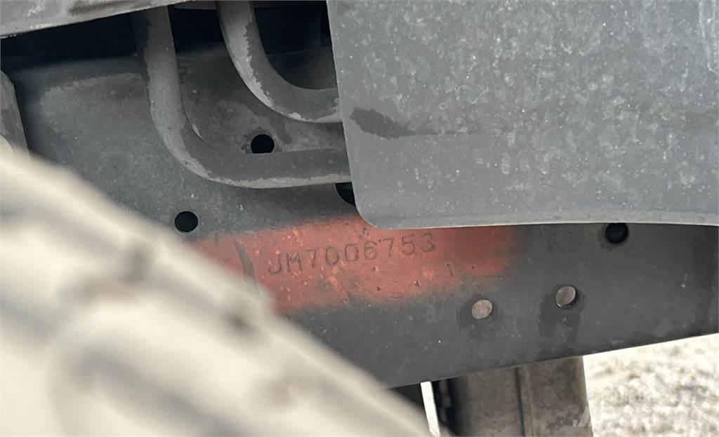 Isuzu NPR HD DC 平板车