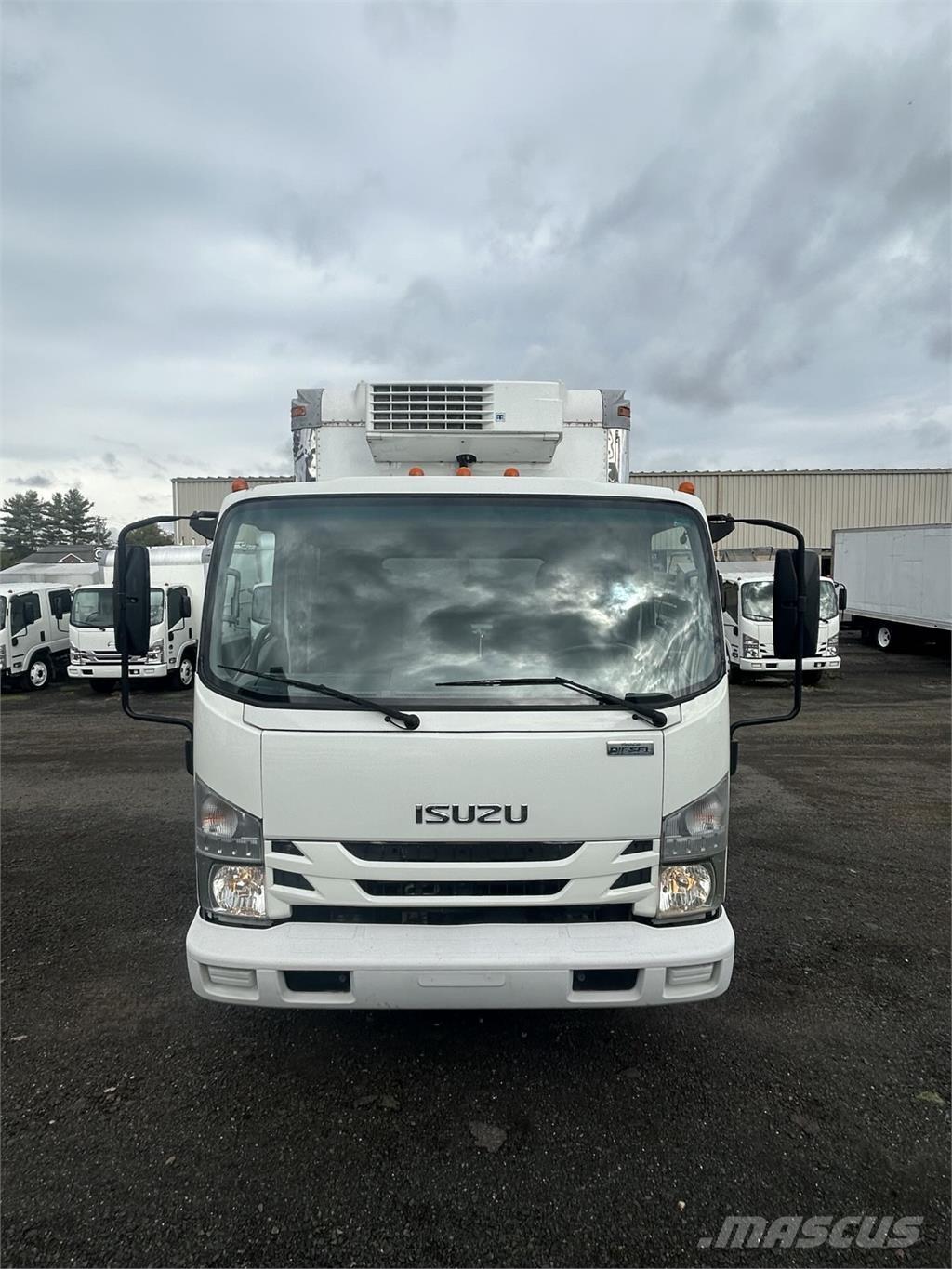 Isuzu NPR HD DC 厢式货车