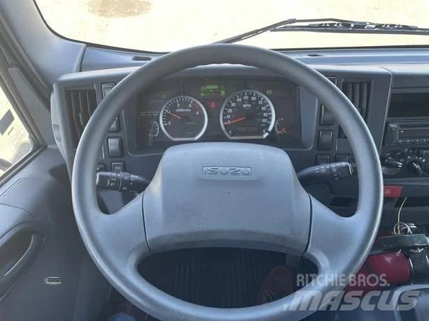 Isuzu NPR XD 厢式货车