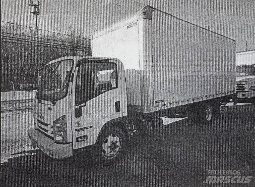 Isuzu NRR 厢式货车