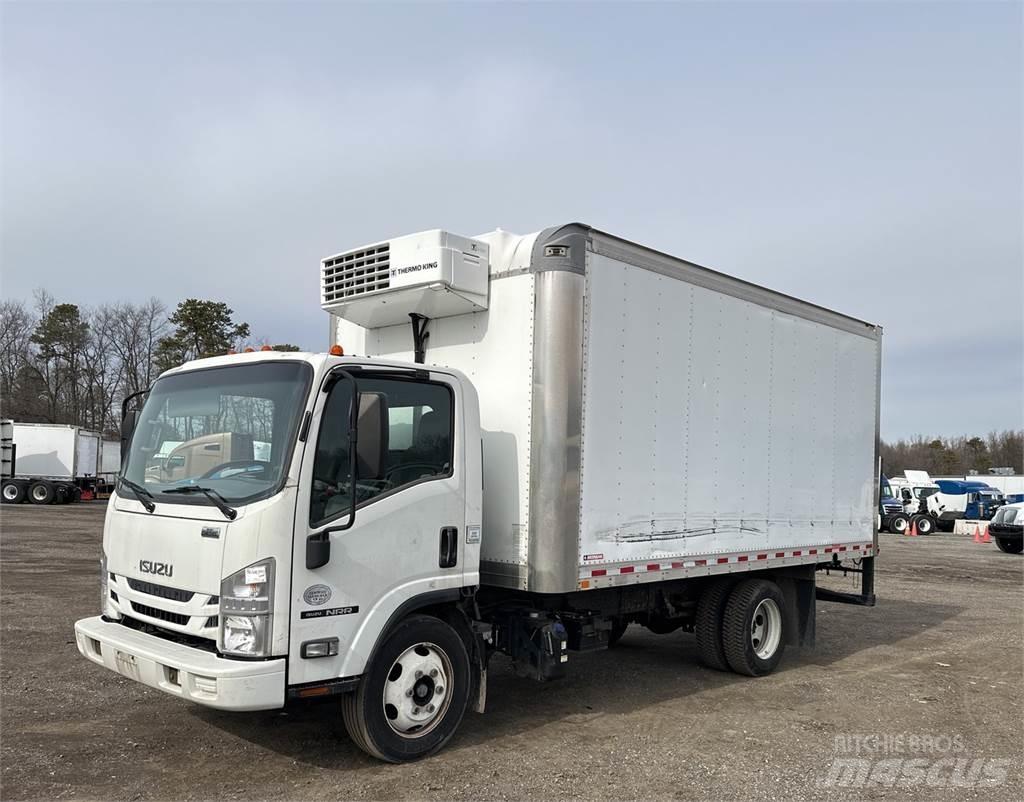 Isuzu NRR 厢式货车