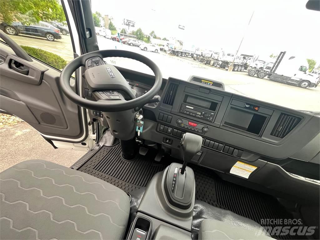 Isuzu NRR 平板车