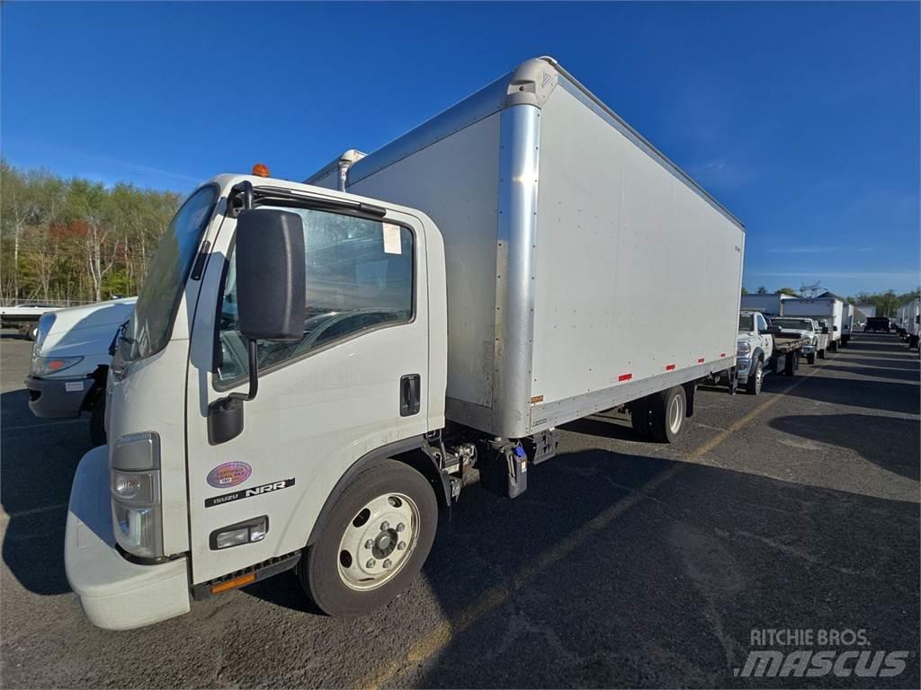 Isuzu NRR 厢式货车