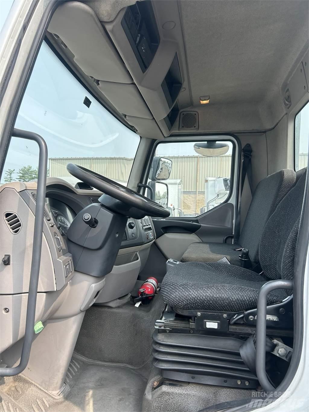 Kenworth K270 平板车