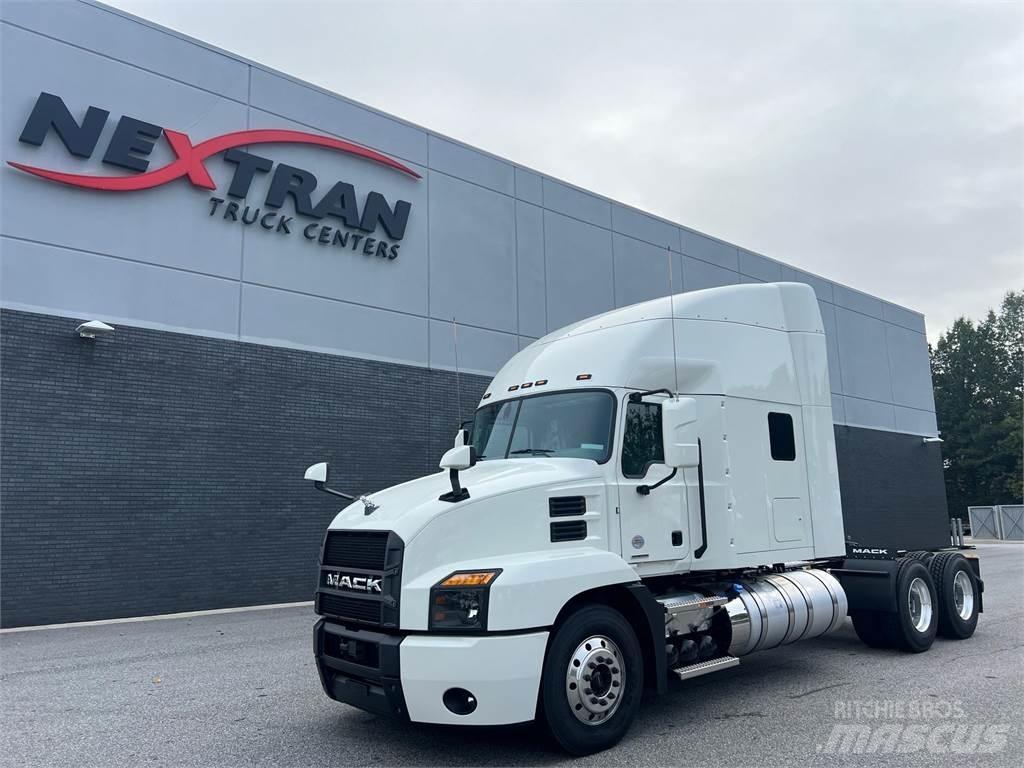Mack AN64T 牵引车