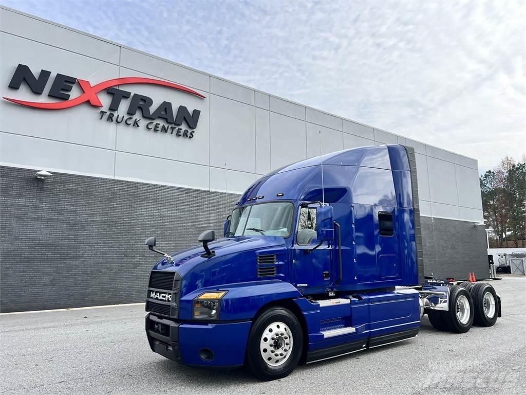 Mack AN64T 牵引车