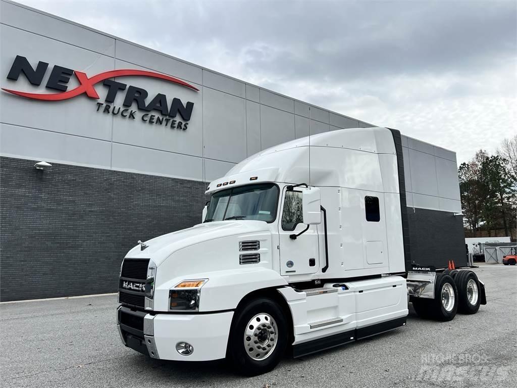 Mack AN64T 牵引车