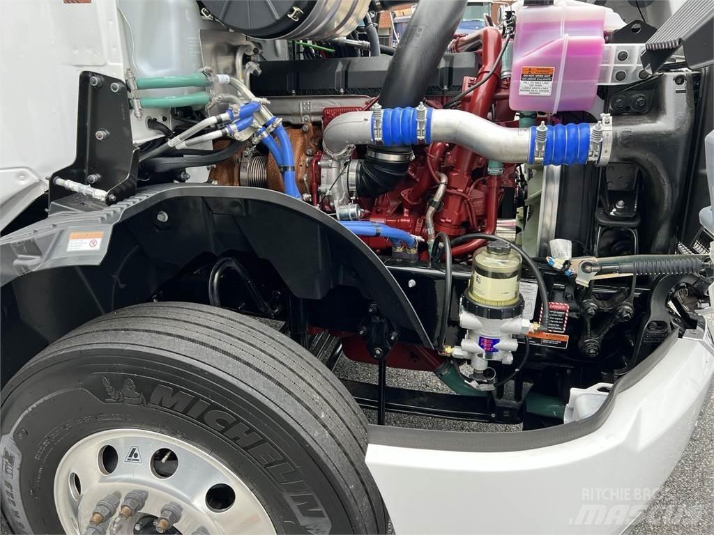 Mack AN64T 牵引车