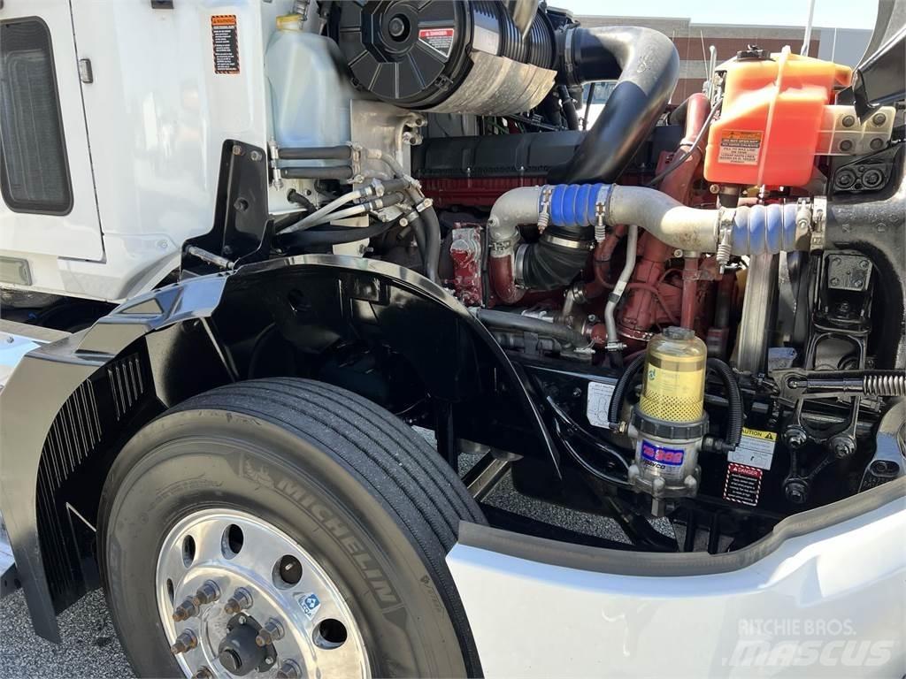 Mack AN64T 牵引车