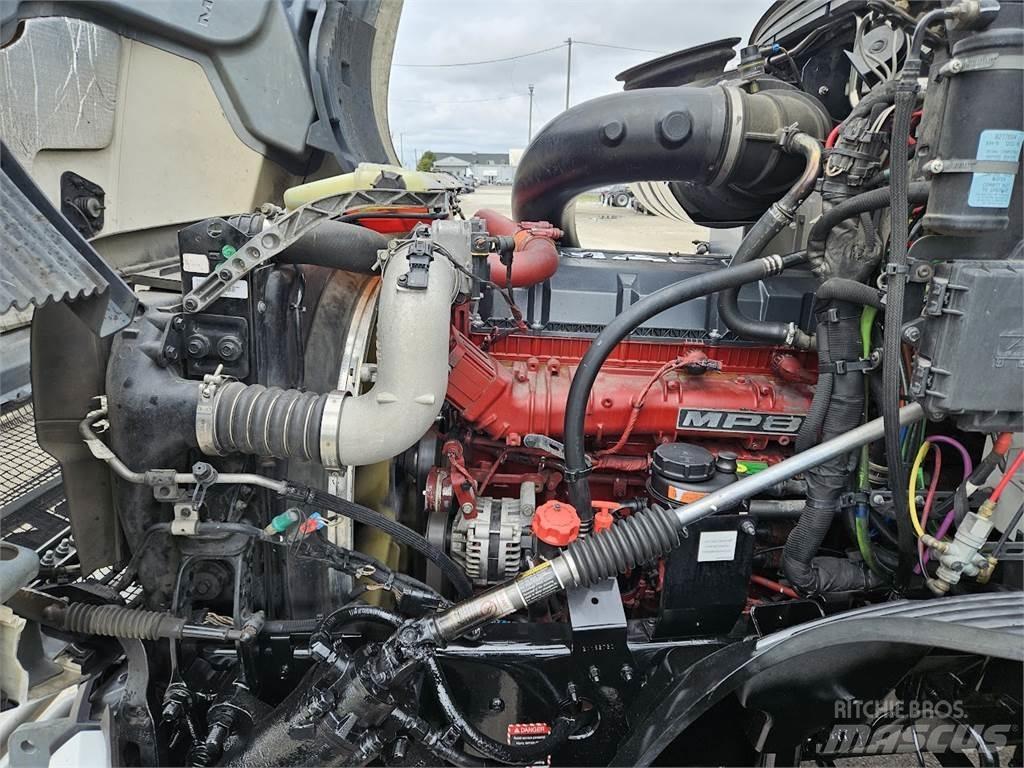 Mack AN64T 牵引车