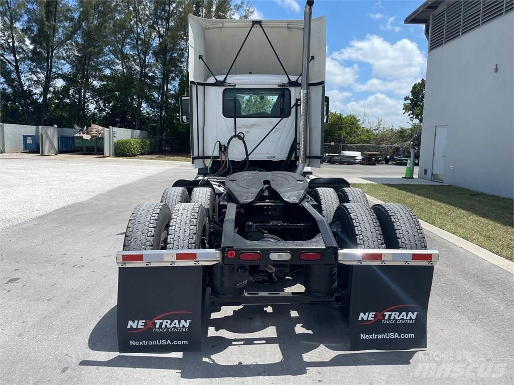 Mack AN64T 牵引车