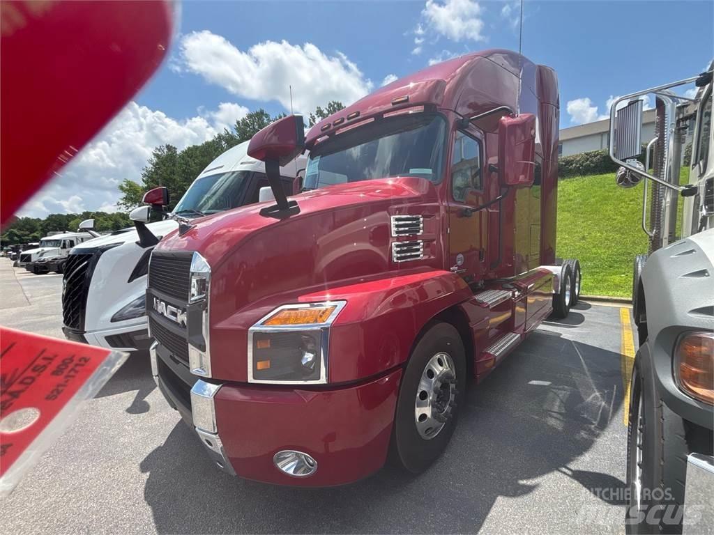 Mack AN64T 牵引车