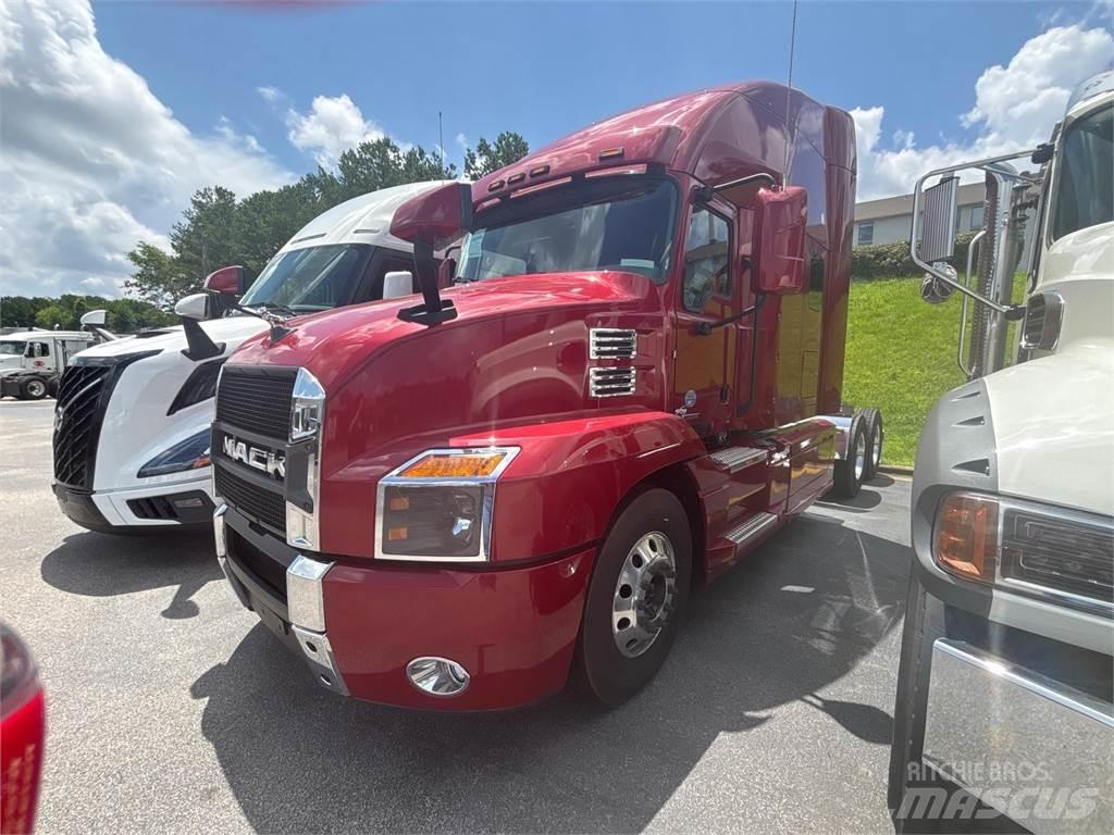 Mack AN64T 牵引车