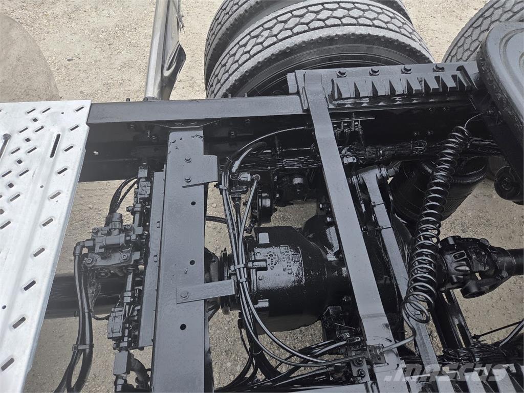 Mack AN64T 牵引车