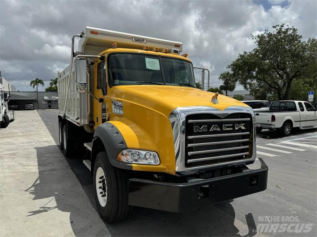 Mack GR64BRX 自卸式货车
