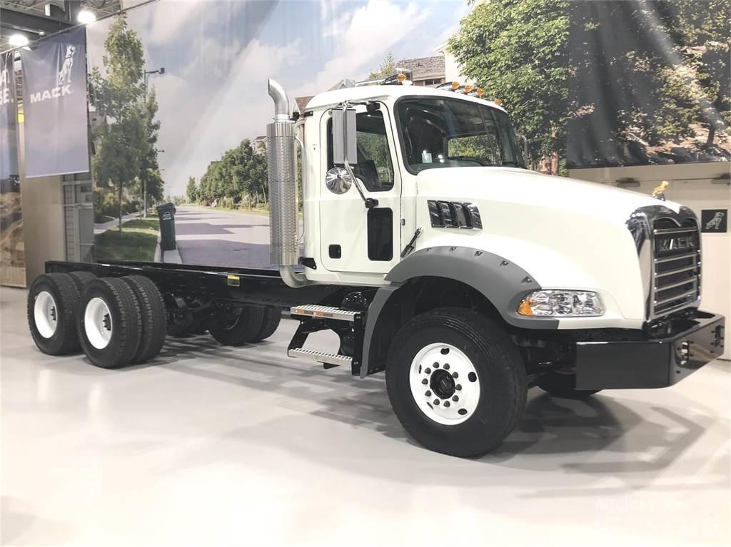 Mack GR64BX 混凝土搅拌车