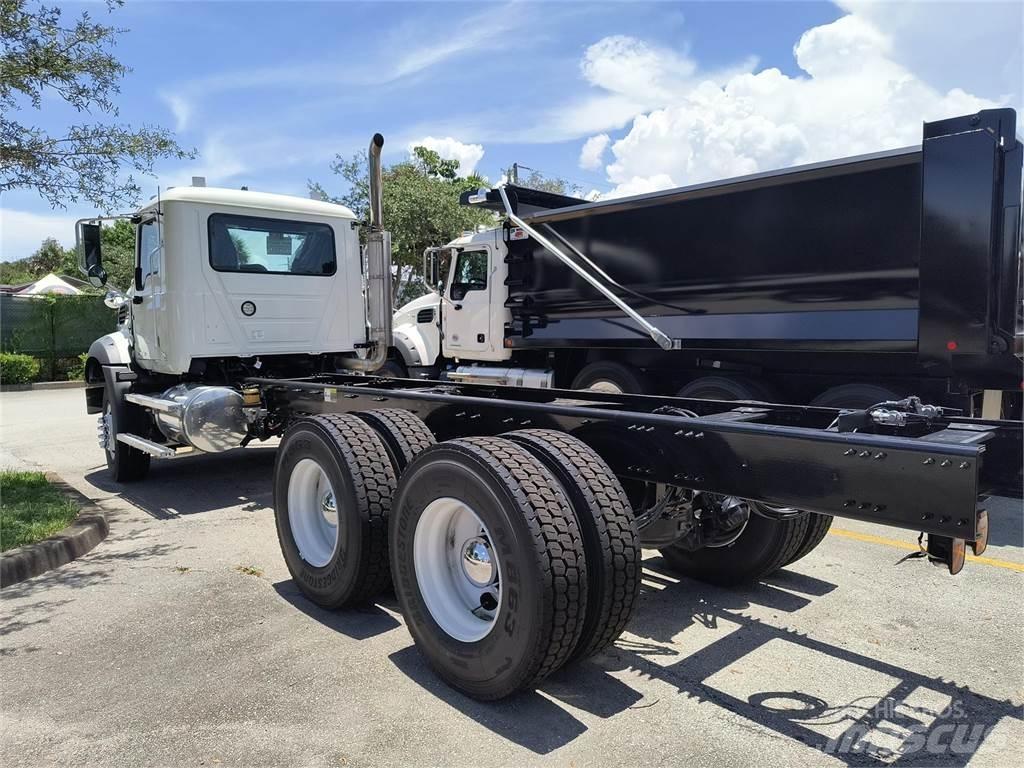 Mack GR64BX 混凝土搅拌车