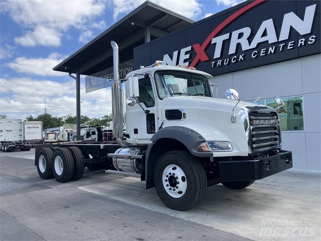 Mack GR64BX 自卸式货车