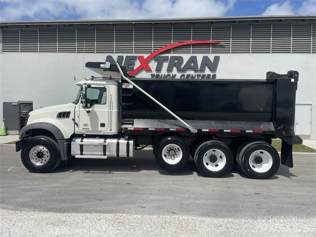 Mack GR64F 自卸式货车