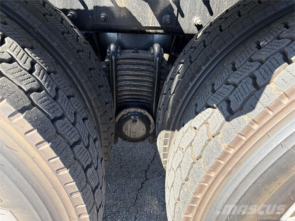 Mack GR64F 其他货车