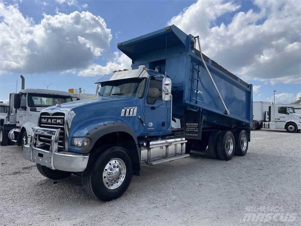 Mack GR64FR 自卸式货车